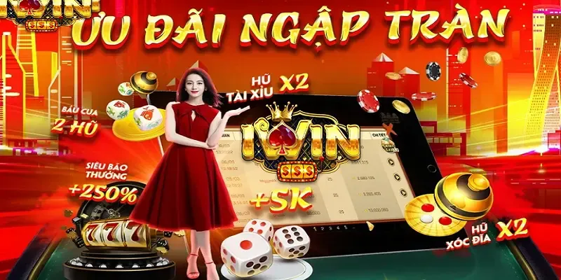 Tay vợt đang giao bóng trên sân tennis
